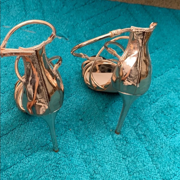 Heels - Picture 3 of 4